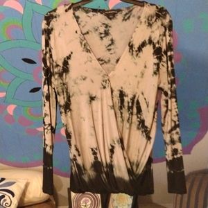 Rock & Republic Black and Cream Tie-Dye Surplice Long Sleeve Top